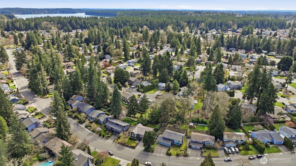 Photo of 17621 157th Avenue SE, Renton, WA 98058 (MLS # 2502307)