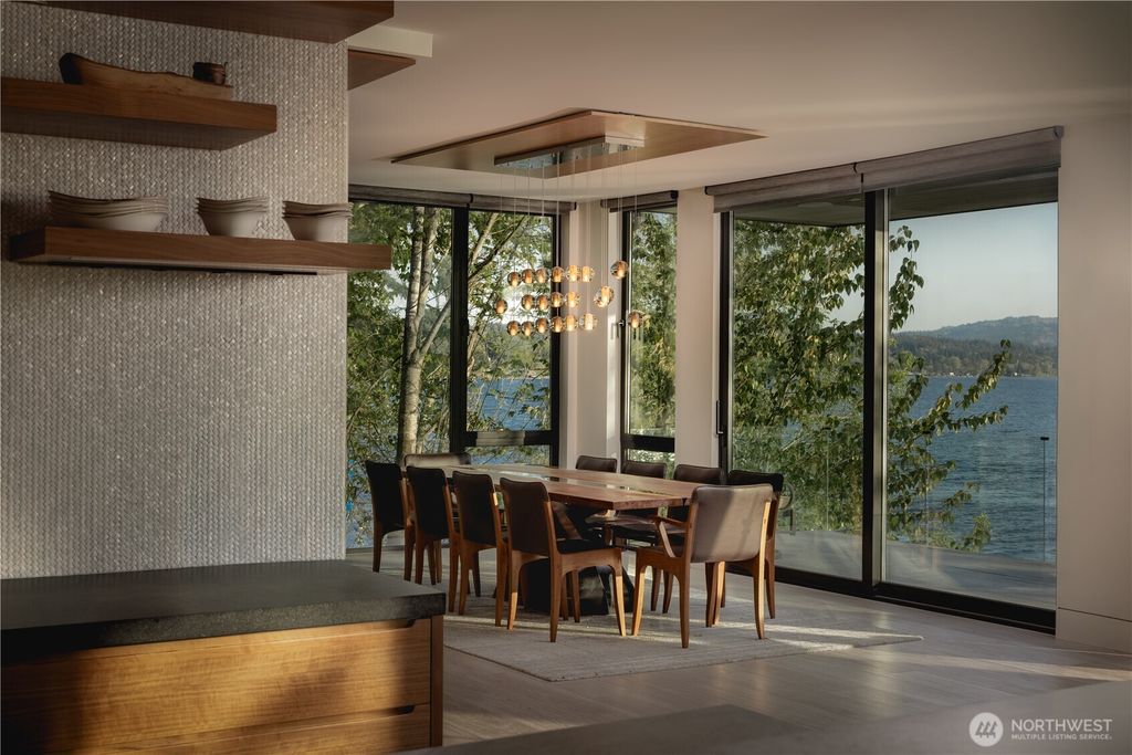 Photo of 3101 E Lake Sammamish Parkway NE, Sammamish, WA 98074 (MLS # 2521250)