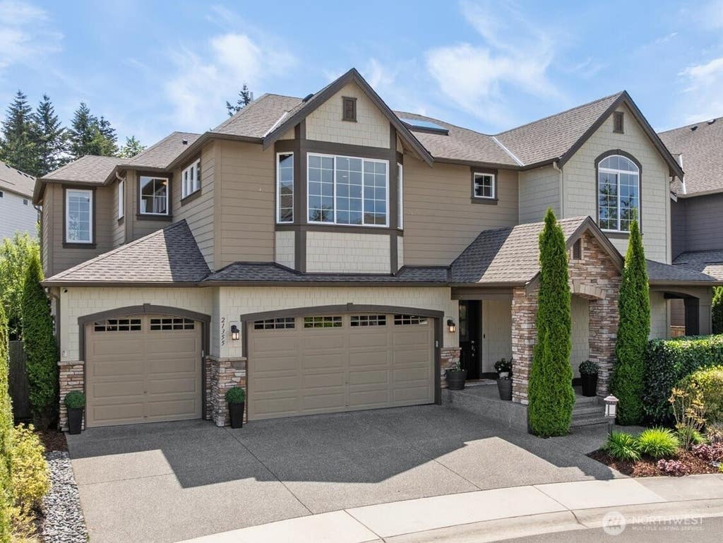 Photo of 21355 NE 2nd Court, Sammamish, WA 98074 (MLS # 2551778)
