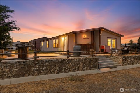 Photo of 20842 Rd 24.7 SW, Mattawa, WA 99349 (MLS # 2442945)