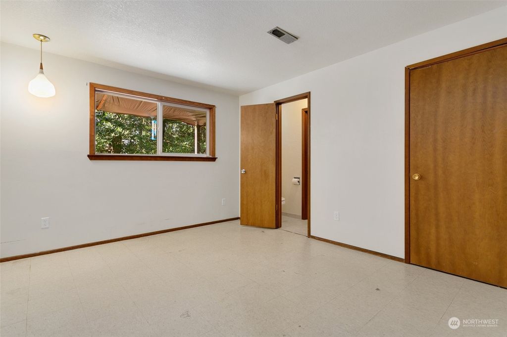 listing image 9362973564369789809