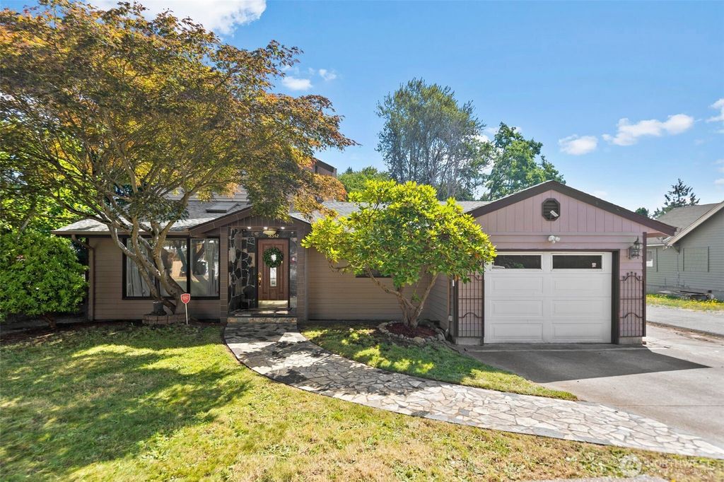 Photo of 18542 Stone Avenue N, Shoreline, WA 98133 (MLS # 2403060)