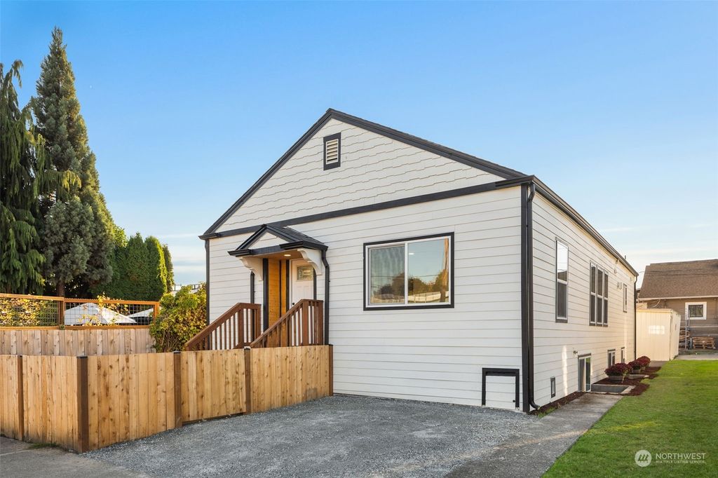 Photo of 6257 13th Avenue S, Seattle, WA 98108 (MLS # 2173551)