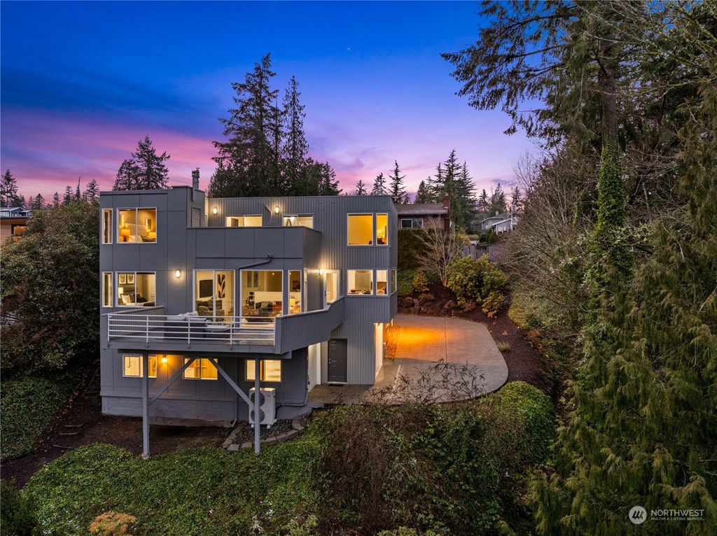 Photo of 1808 187th Avenue NE, Bellevue, WA 98008 (MLS # 2330099)