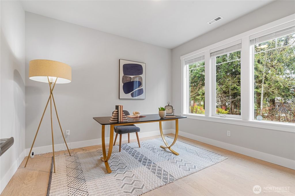 Photo of 7230 NE 129th St St, Kirkland, WA 98034 (MLS # 2438697)