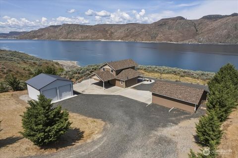 Photo of 4265 Plum Pt. PT E, Grand Coulee, WA 99133 (MLS # 2525960)