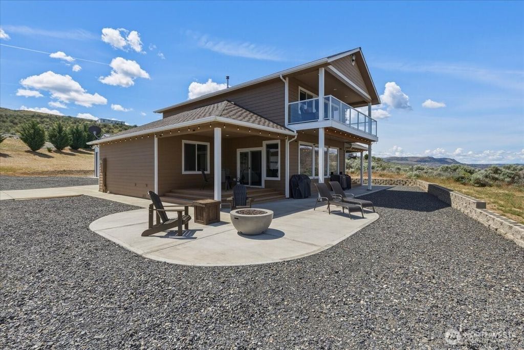 Photo of 4265 Plum Pt. PT E, Grand Coulee, WA 99133 (MLS # 2525960)