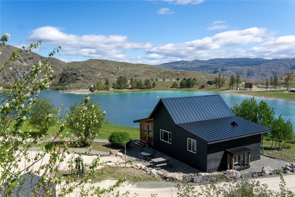 Photo of 30 Alkali Cuttoff Road, Riverside, WA 98849 (MLS # 2510229)