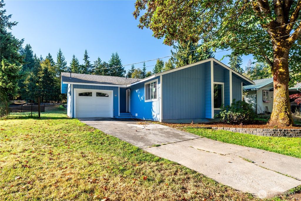 Photo of 530 Rose Street, Port Angeles, WA 98362 (MLS # 2443057)
