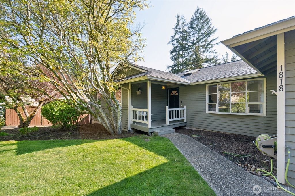 Photo of 1818 226th Place NE, Sammamish, WA 98074 (MLS # 2352542)