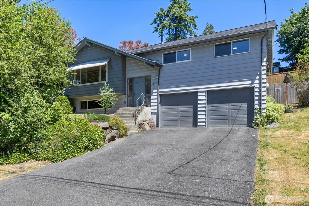 Photo of 203 105th Avenue SE, Bellevue, WA 98004 (MLS # 2543416)