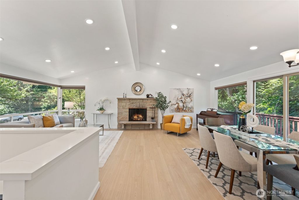 Photo of 11730 SE 52nd St St, Bellevue, WA 98006 (MLS # 2387633)