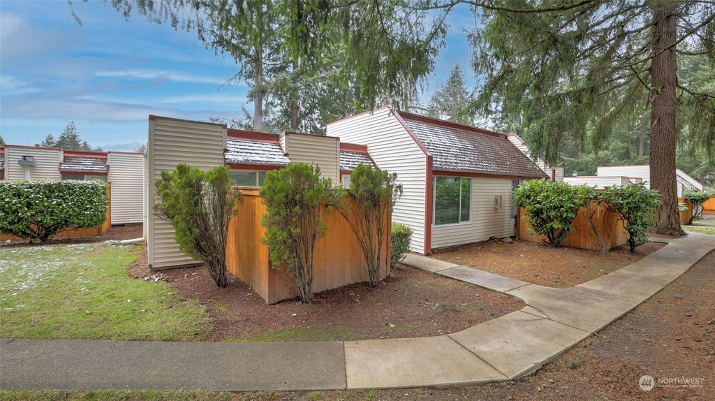 Photo of 14600 SE 176th Street #T7, Renton, WA 98058 (MLS # 2023227)