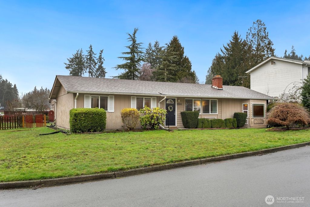 Photo of 2504 S 365th Place, Federal Way, WA 98003 (MLS # 2493617)