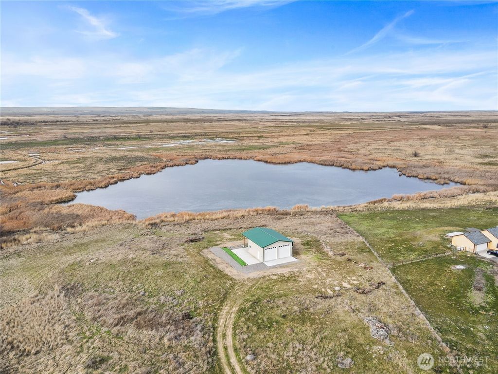 Photo of 2624 W Valley View Lane, Othello, WA 99344 (MLS # 2474814)