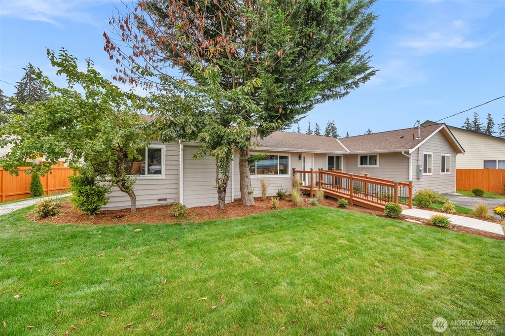 Photo of 124 167th Place SW, Bothell, WA 98012 (MLS # 2585127)