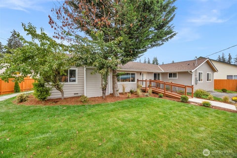 Photo of 124 167th Place SW, Bothell, WA 98012 (MLS # 2585127)