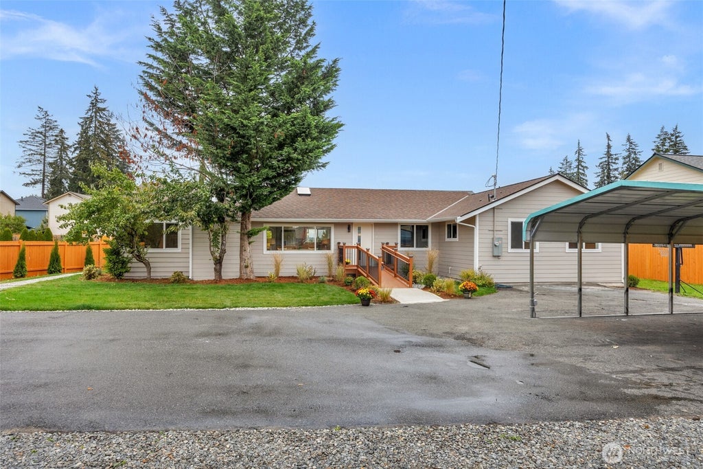 Photo of 124 167th Place SW, Bothell, WA 98012 (MLS # 2585127)