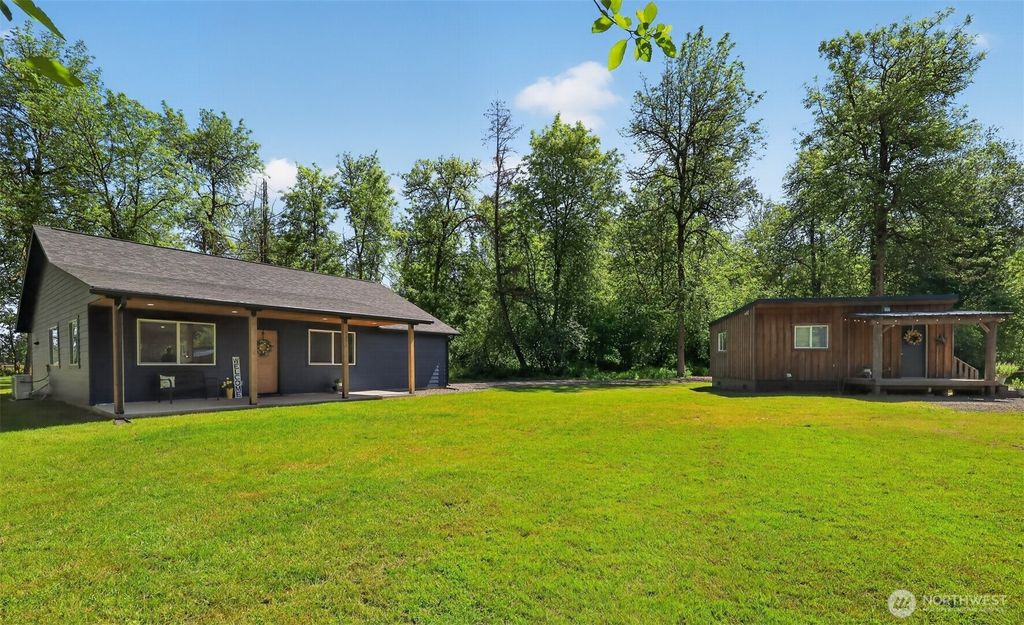 Photo of 115 Walker Road #I, Toledo, WA 98591 (MLS # 2529706)