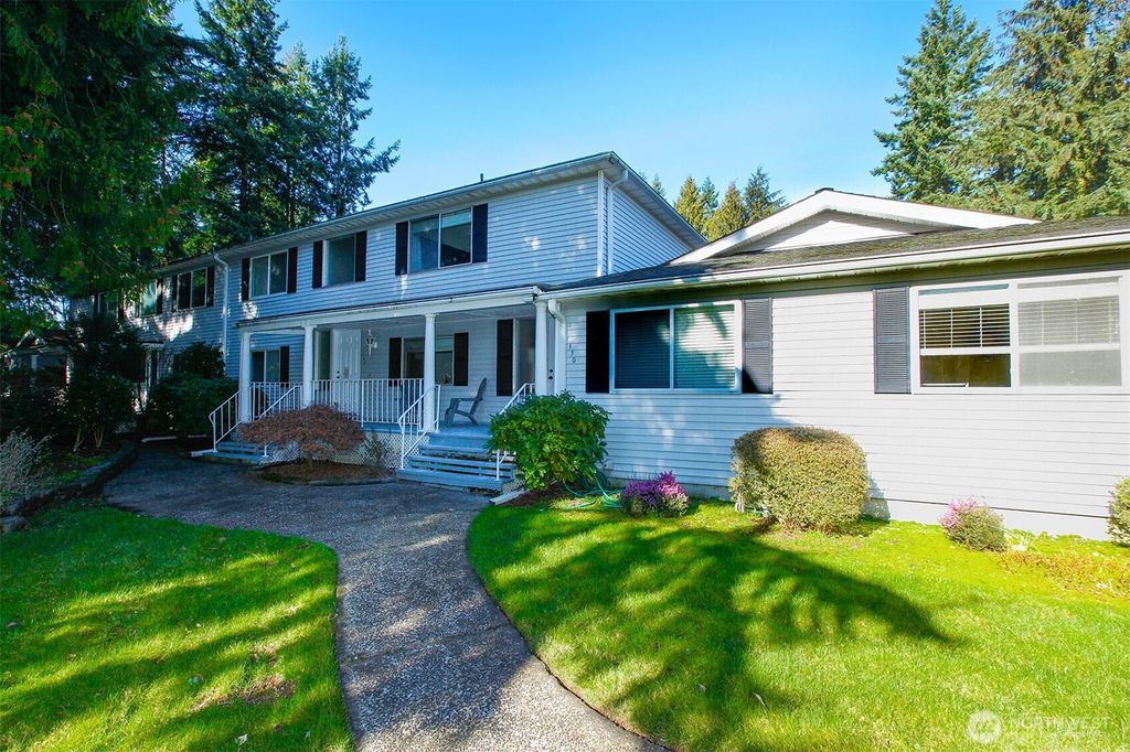 Photo of 110 SW 325th Place, Federal Way, WA 98003 (MLS # 2489092)