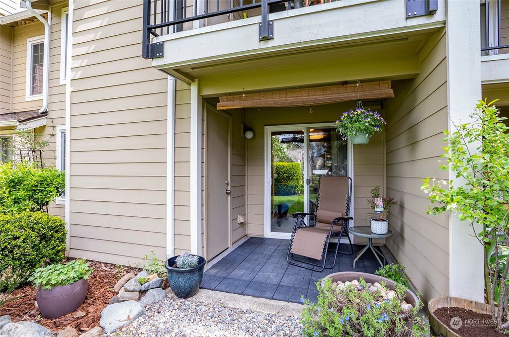 Photo of 1840 S 284th Lane #H-103, Federal Way, WA 98003 (MLS # 2227720)