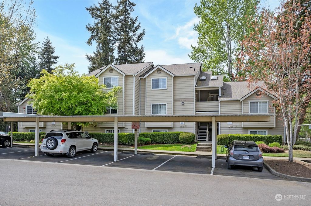 Photo of 1840 S 284th Lane #H-103, Federal Way, WA 98003 (MLS # 2227720)