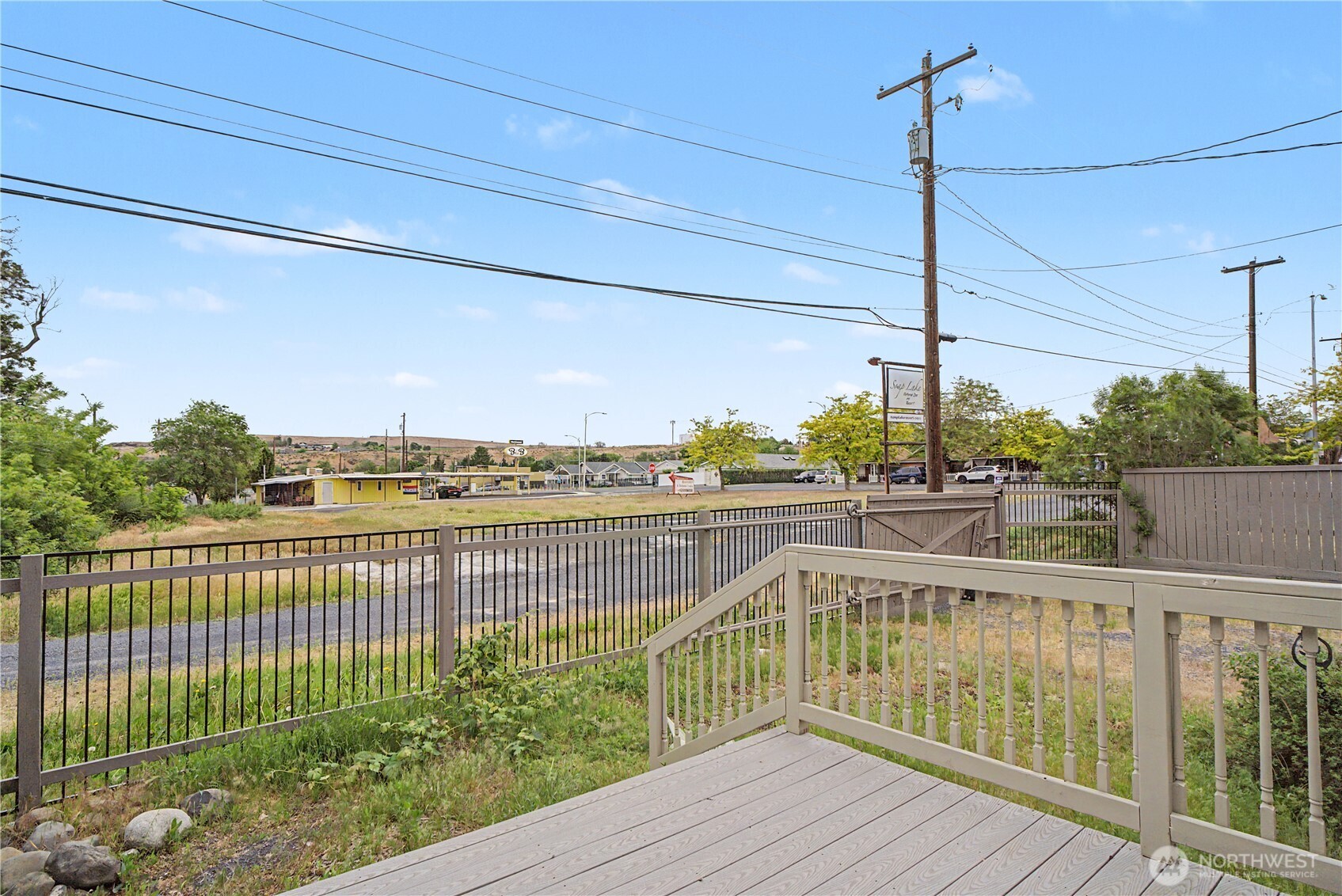 330 E Main Avenue