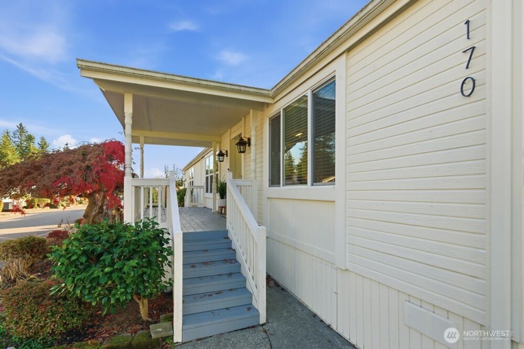 Photo of 1427 100th Street SW #170, Everett, WA 98203 (MLS # 2452737)