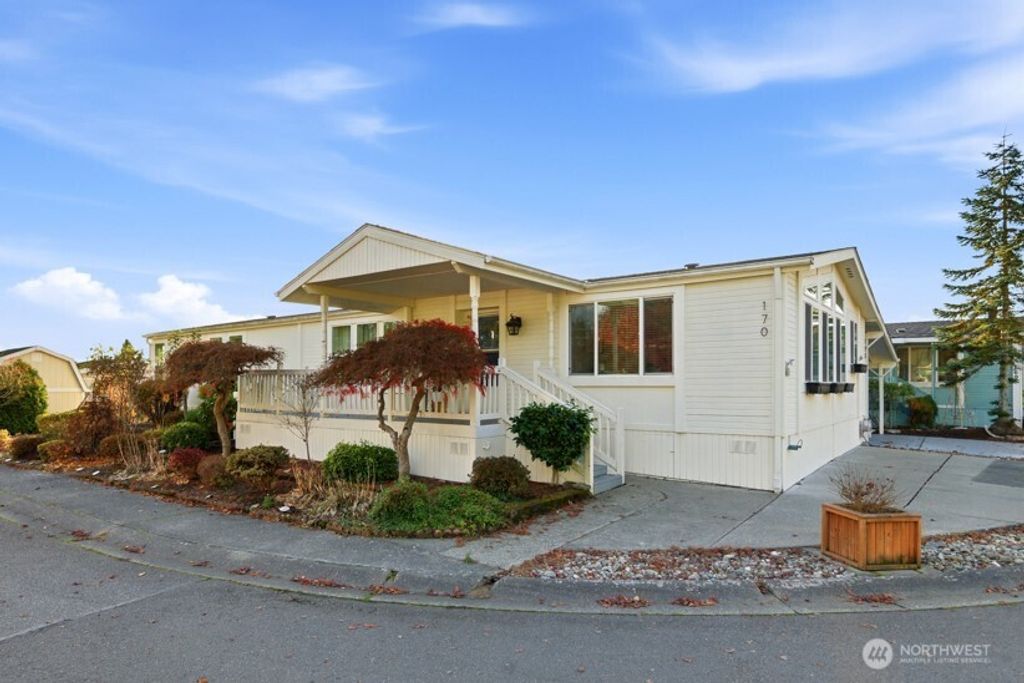 Photo of 1427 100th Street SW #170, Everett, WA 98203 (MLS # 2452737)