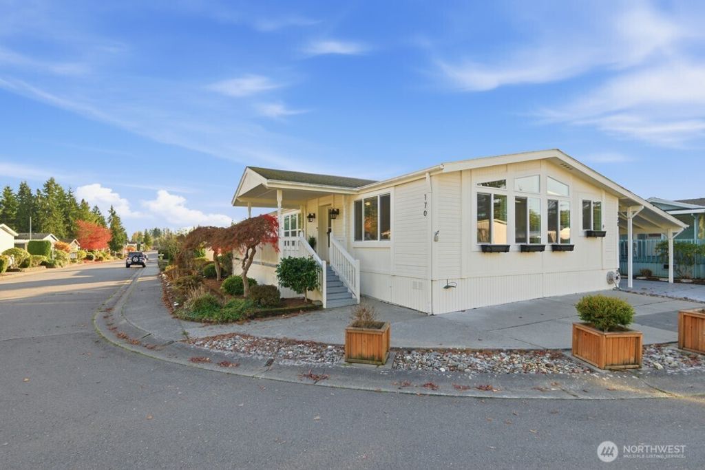 Photo of 1427 100th Street SW #170, Everett, WA 98203 (MLS # 2452737)