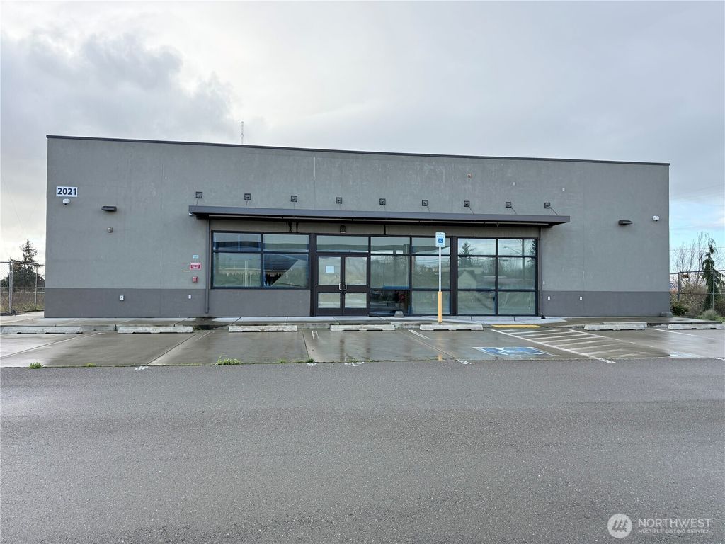 Photo of 2021 Freeway Drive, Mount Vernon, WA 98273 (MLS # 2472678)