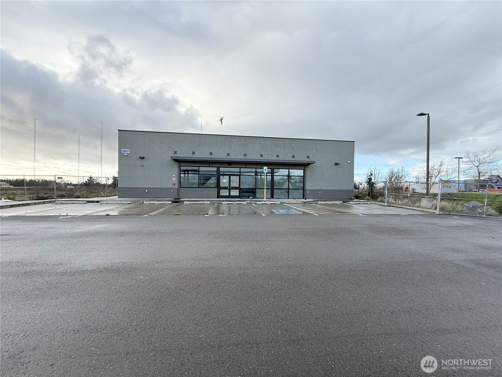 Photo of 2021 Freeway Drive, Mount Vernon, WA 98273 (MLS # 2472678)