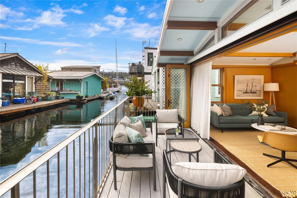 Photo of 2331 Fairview Avenue E #I, Seattle, WA 98102 (MLS # 2596586)