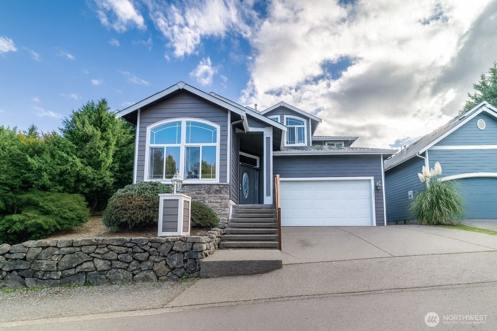 Photo of 722 E Tacoma Street, Kent, WA 98030 (MLS # 2455579)