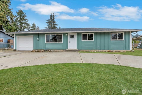 Photo of 117 176th St E ST, Spanaway, WA 98387 (MLS # 2580609)