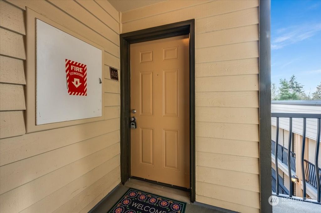 Photo of 840 NE 125th Street #403, Seattle, WA 98125 (MLS # 2201216)