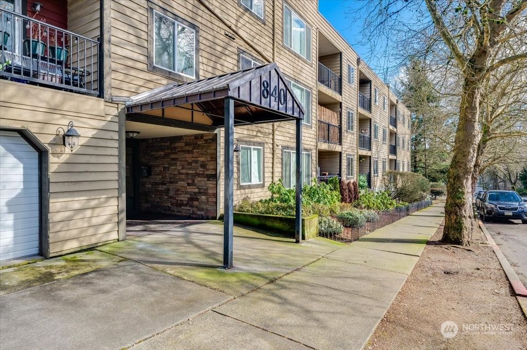 Photo of 840 NE 125th Street #403, Seattle, WA 98125 (MLS # 2201216)
