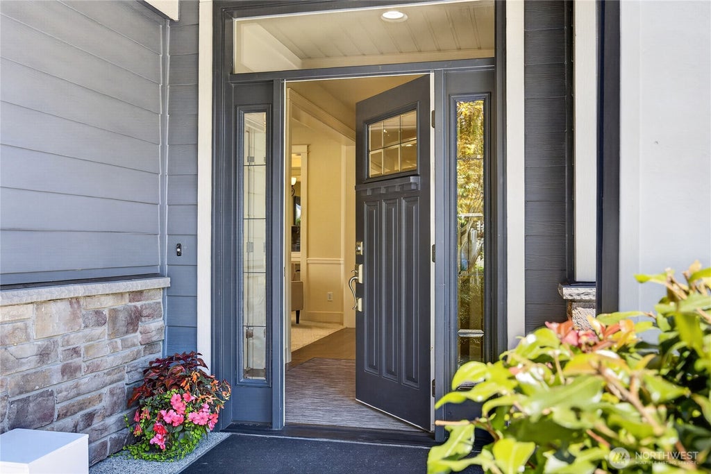 Photo of 21056 SE 6th Place, Sammamish, WA 98074 (MLS # 2551408)