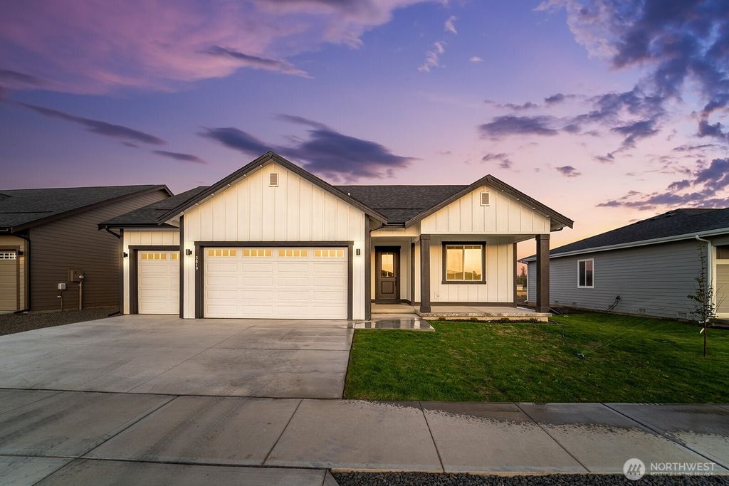 Photo of 5819 S Sherri Lea Road, Spokane, WA 99224 (MLS # 2482170)