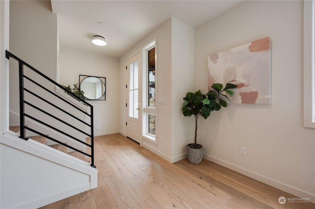 Photo of 11804 NE 75th Lane, Kirkland, WA 98033 (MLS # 2171367)