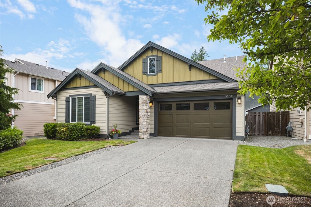 Photo of 35681 30th Avenue S, Federal Way, WA 98003 (MLS # 2387834)