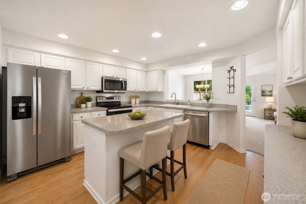 Photo of 4726 NE 18th Pl PL #B, Renton, WA 98059 (MLS # 2525037)