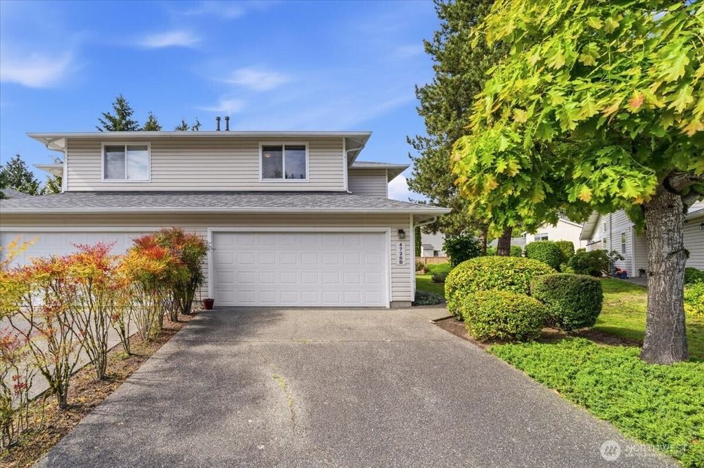 Photo of 4726 NE 18th Pl PL #B, Renton, WA 98059 (MLS # 2525037)