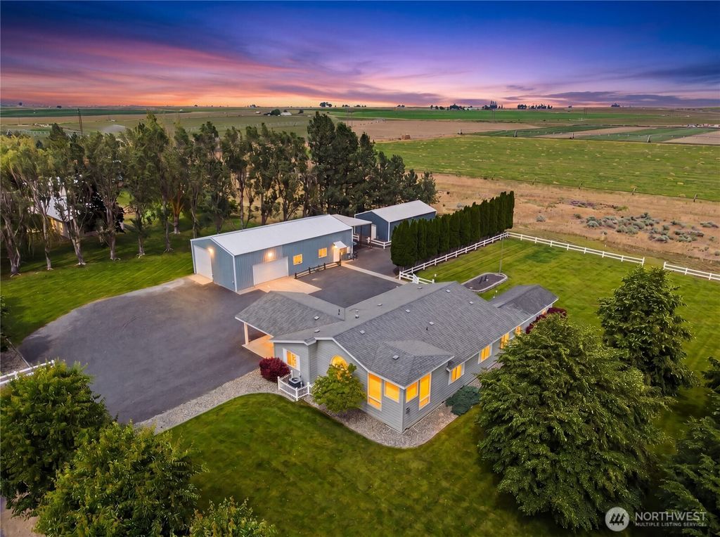 Photo of 5749 SE J.2, Moses Lake, WA 98837 (MLS # 2532759)