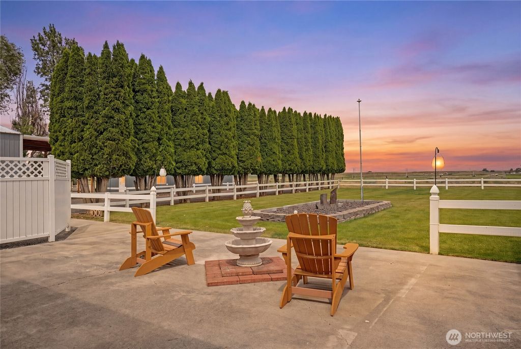 Photo of 5749 SE J.2, Moses Lake, WA 98837 (MLS # 2532759)