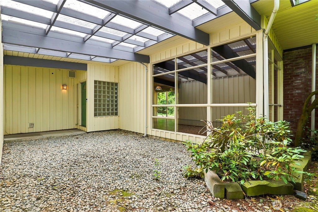 Photo of 2439 160th Avenue NE, Bellevue, WA 98008 (MLS # 2585288)