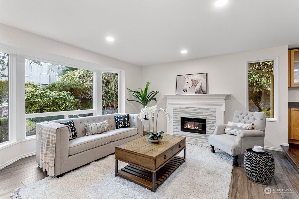 Photo of 14731 SE 63rd Street, Bellevue, WA 98006 (MLS # 2201148)