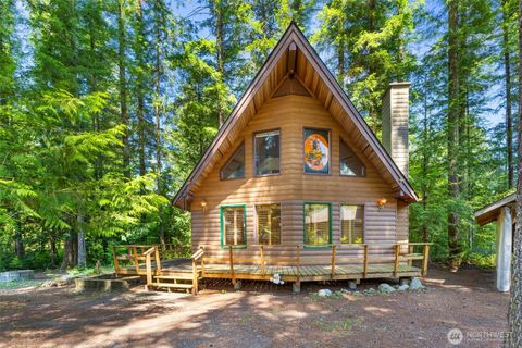 Photo of 8625 Golden Valley Drive, Maple Falls, WA 98266 (MLS # 2554108)