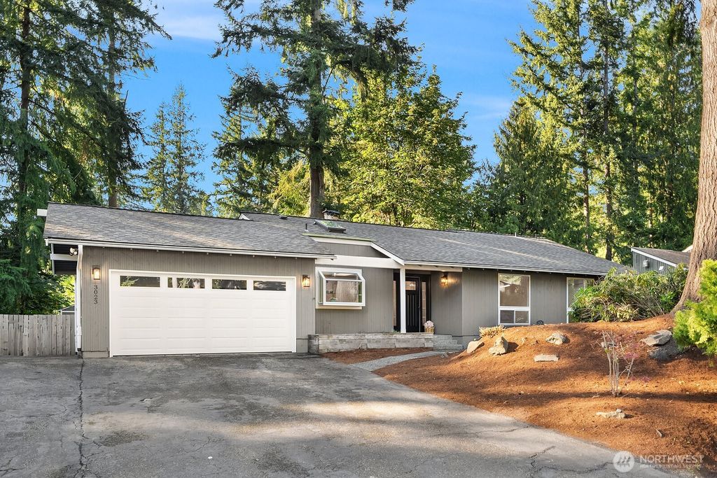 Photo of 3023 255th Avenue SE, Sammamish, WA 98075 (MLS # 2443081)