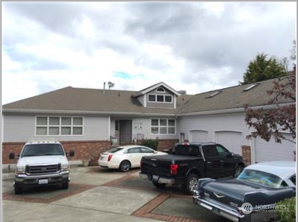 Photo of 30030 20th Place SW, Federal Way, WA 98023 (MLS # 2307154)